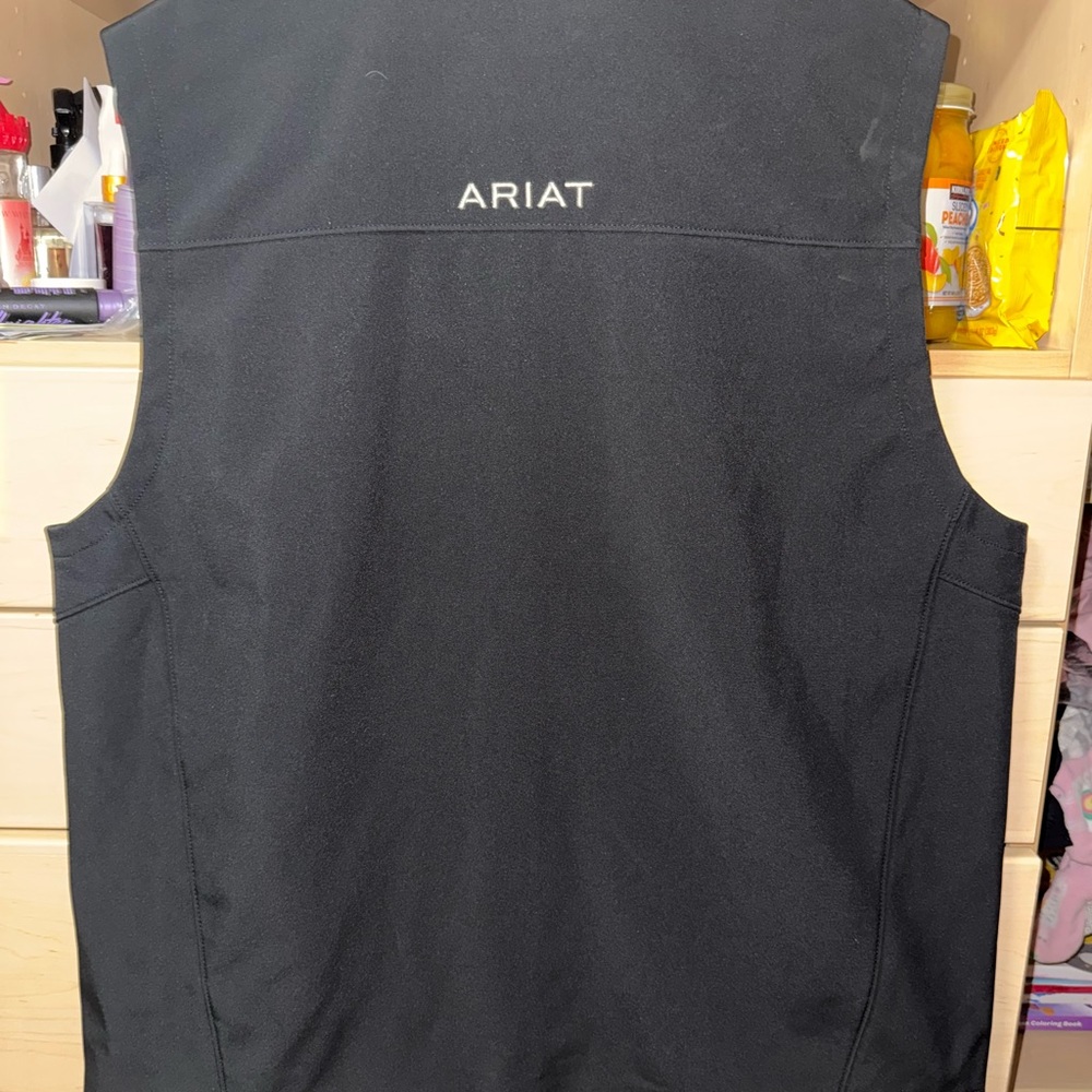 Ariat Men's Black Vest
